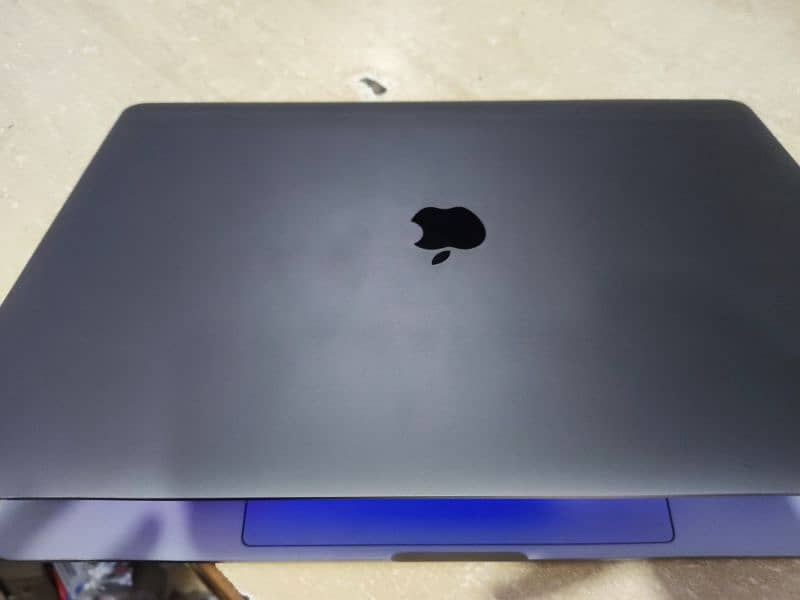 Macbook Pro 15 Inch 2019 Model 16gb Ram 512gb ssd 5