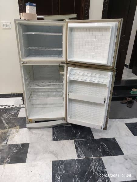 Dawlance Refrigerator  Model-9170 WB 2