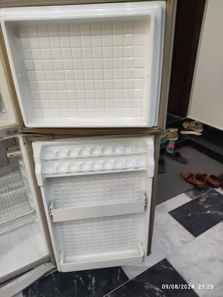 Dawlance Refrigerator  Model-9170 WB 4