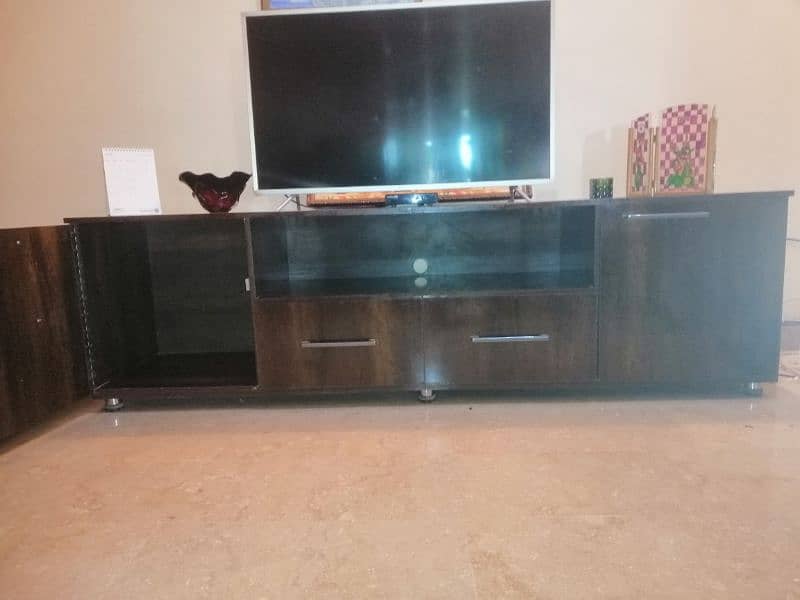 LED TV console 5