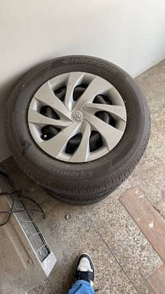 Toyota Yaris Japanese tyres set with wheel cup