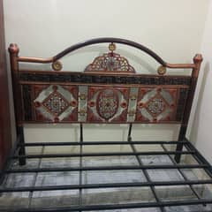 Iron bed in good condition