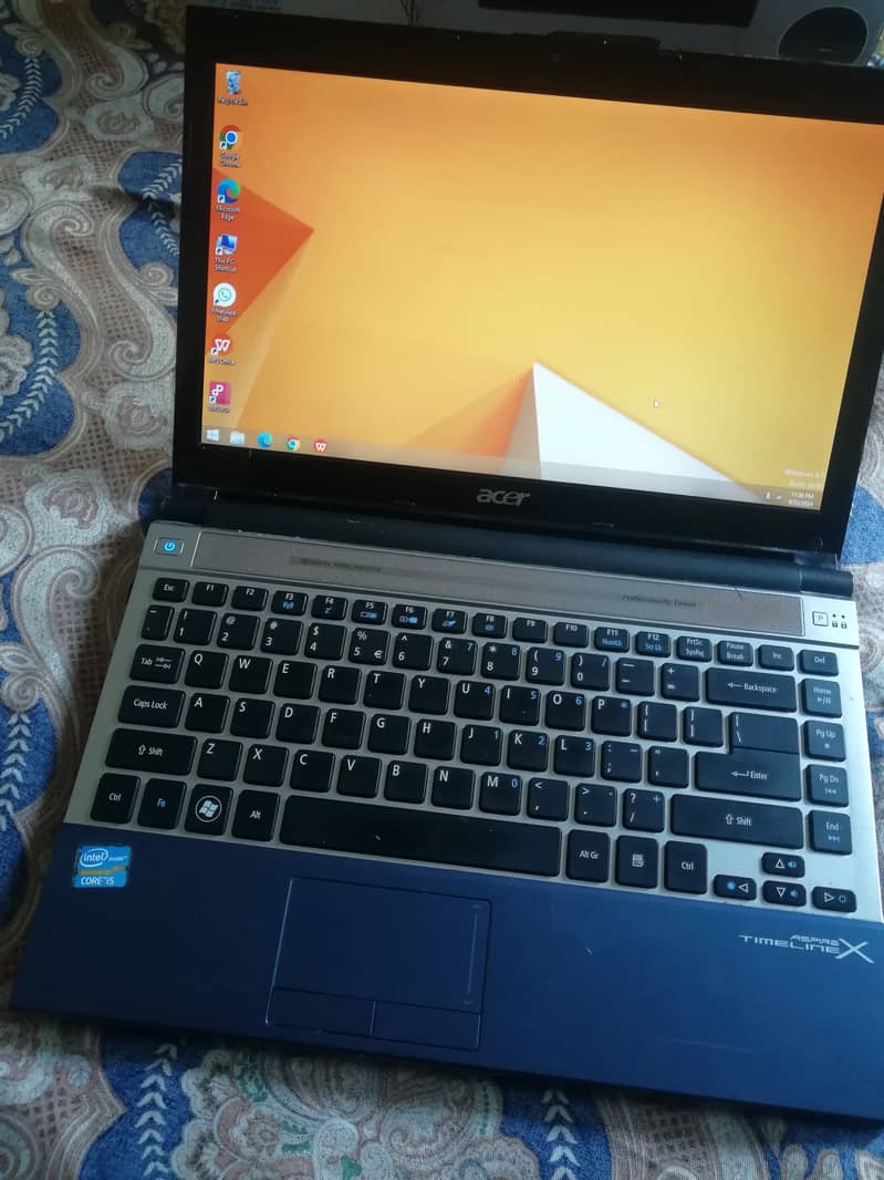 Acer Core i5--4GB RAM--256 GB internal 4