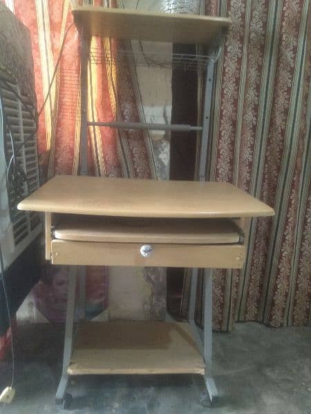 computer/laptop table for sale 0