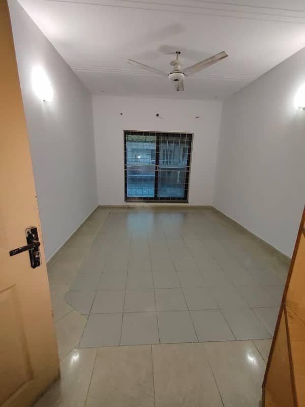 10 marla first floor portion for rent, sahafi colony main canal road Lahore 9