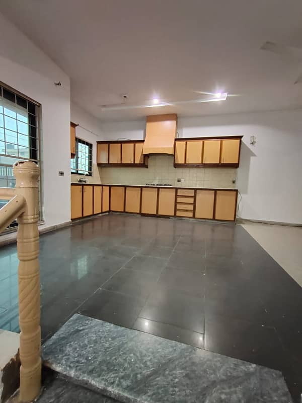 10 marla first floor portion for rent, sahafi colony main canal road Lahore 17