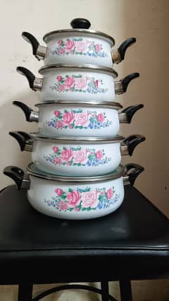 5__ piece  Casserole Tamcheeni pots set.