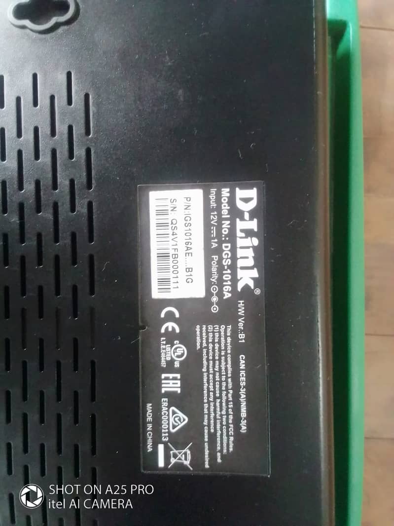 Network Switch - D Link - 16 Ports 9