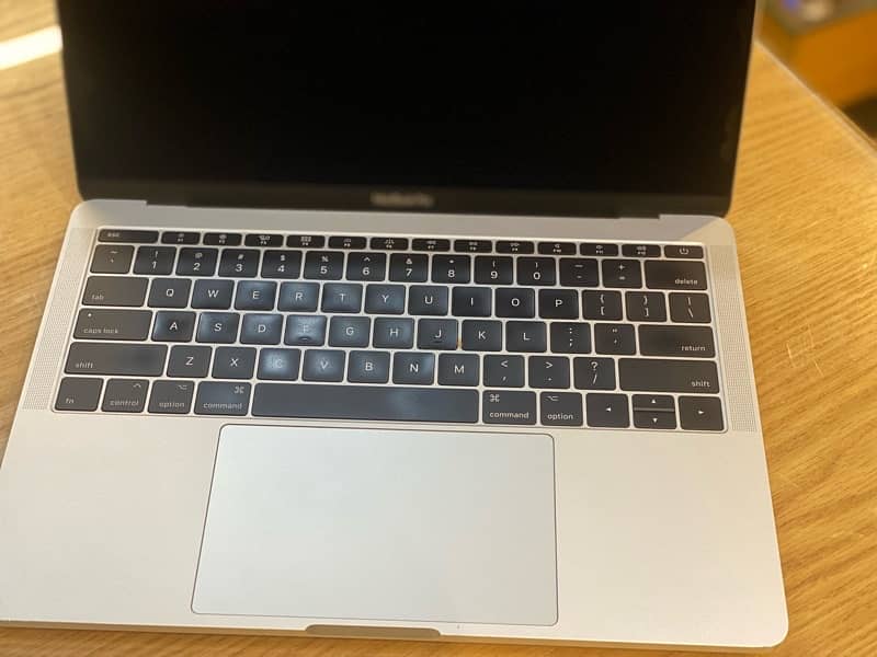 mac book pro 2017 13 inch 5