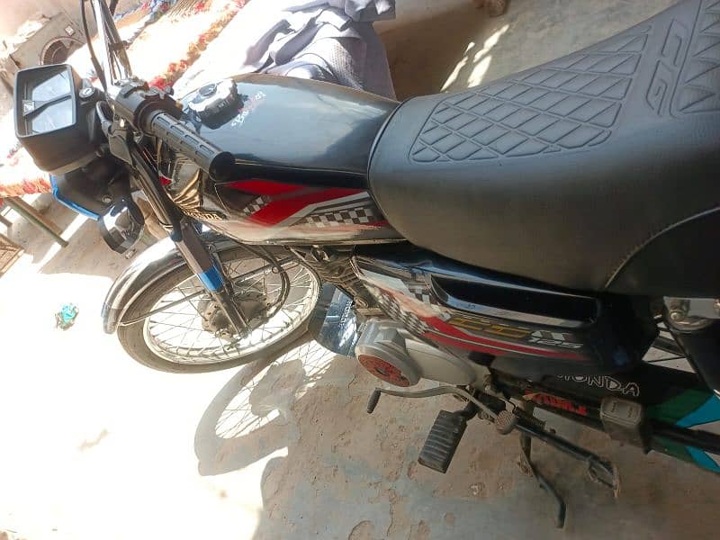 honda 125 Black colour in Multan genuine 03009532628 1