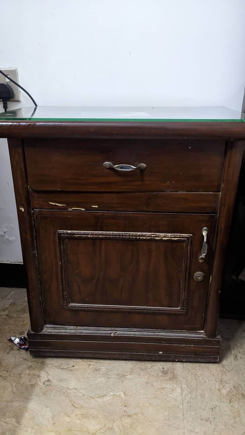 Antique Wooden Table with Glass Top & Double Bed Set – Used Condition 1