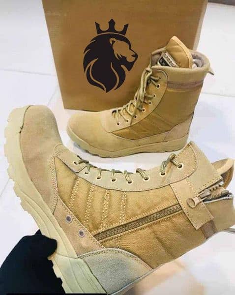 Army boots,online delivery, plz only wathsapp on this num 03135921724 2