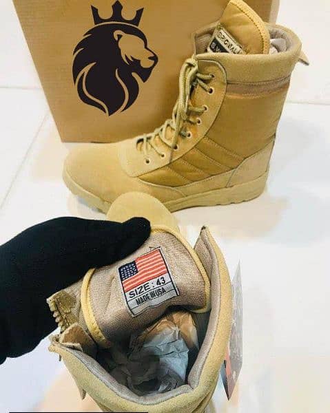 Army boots,online delivery, plz only wathsapp on this num 03135921724 3