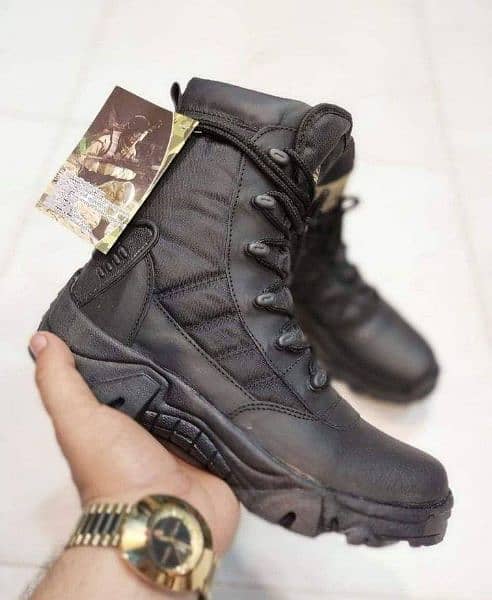 Army boots,online delivery, plz only wathsapp on this num 03135921724 0