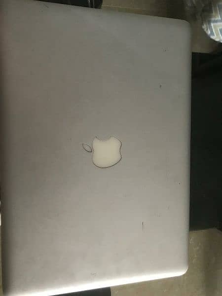 APPLE MACBOOK PRO LATE 2011 4GB RAM 250GB HDD  URGENT SALE 1