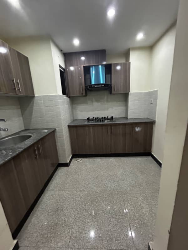 3 Bedroom flat for rent in phase 7 0