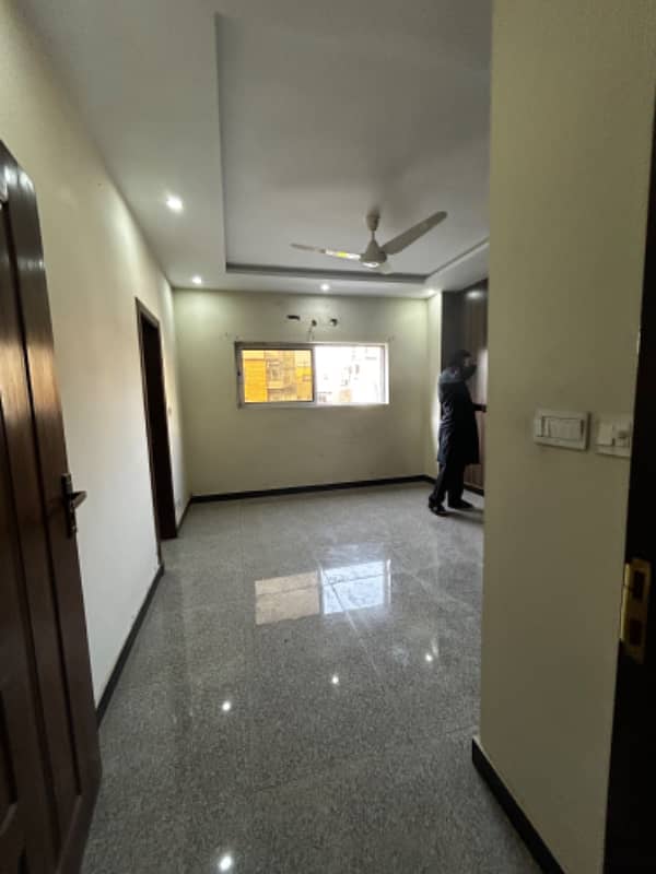 3 Bedroom flat for rent in phase 7 2