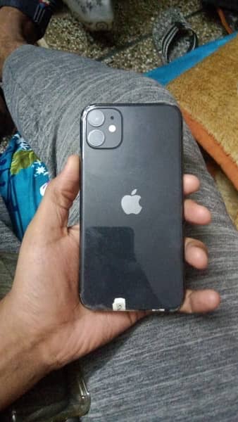 iPhone 11 Non PTA Factory Unlocked for sale in good condition 4