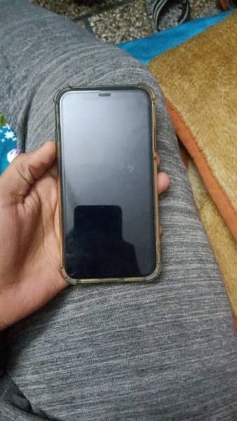 iPhone 11 Non PTA Factory Unlocked for sale in good condition 5