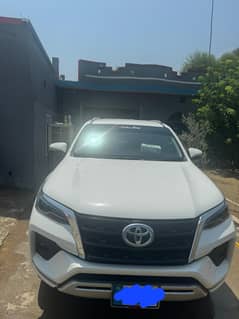 Toyota Fortuner V 2022