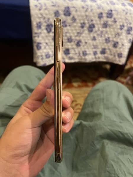 iPhone XS Max Gold 64GB Dual SIM 6