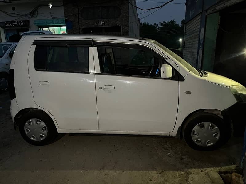 Suzuki Wagon R 2018 4