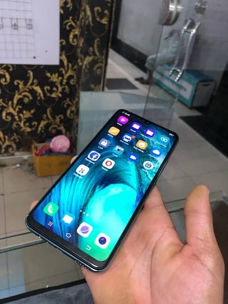 vivo S1 /4/128/GB/ 10bay10/ 3