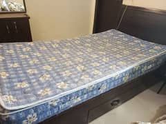 2 single spring mattresses. length: 6.5ft width:3.5ft