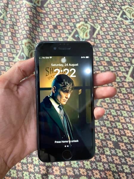 Iphone se lush condition zero scratch urgent sale 5