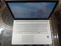 HP Pavilion15 i5 8th Gen: Touch Display 15.6" : Backlight : 10/10 0