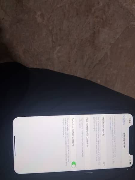 iPhone XR jv 64/bettry health 89%2mount sim working coundition 10/10 7