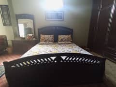 Bed and dressing table for sale