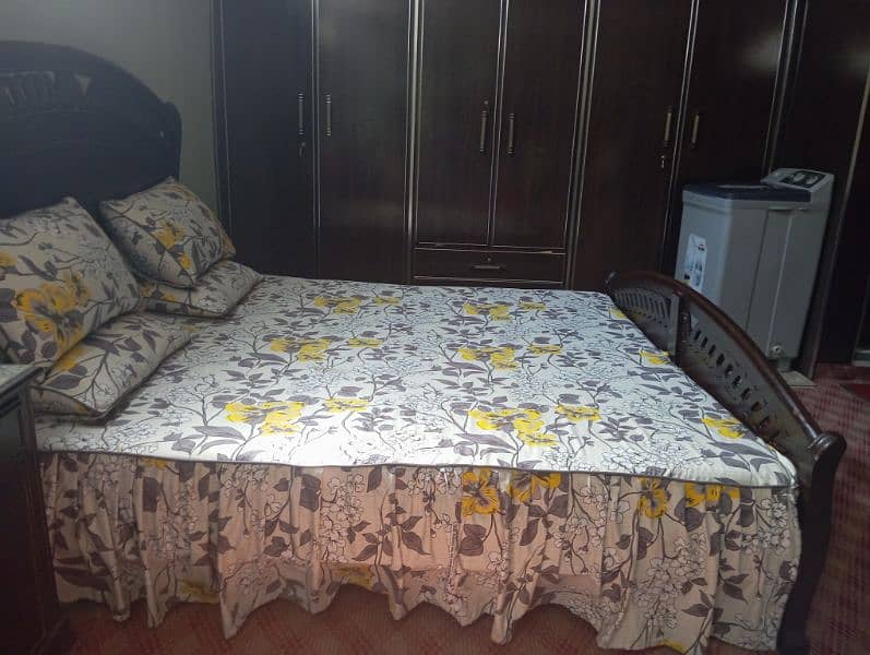 Bed and dressing table for sale 1