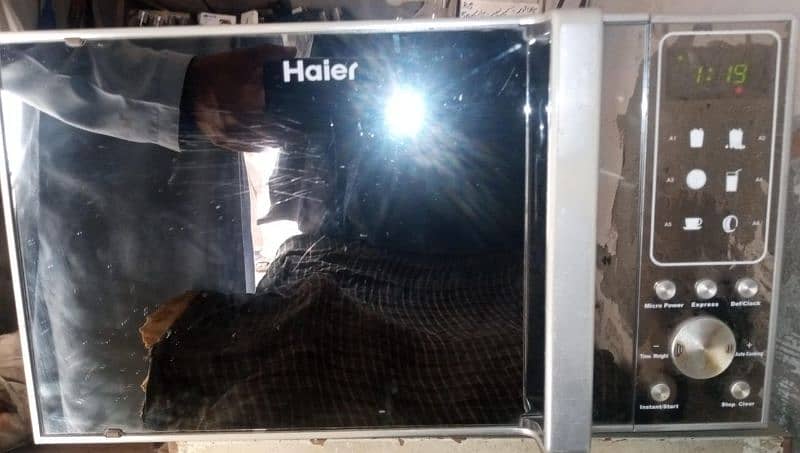 Haier microwave oven in working condition 1