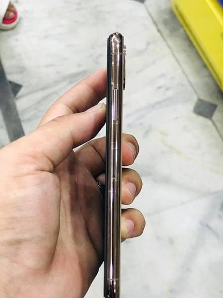 iPhone Xs 256GB Non PTA 3