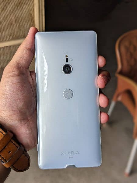 Sony Xperia XZ3 Office PTA (10/10) 1