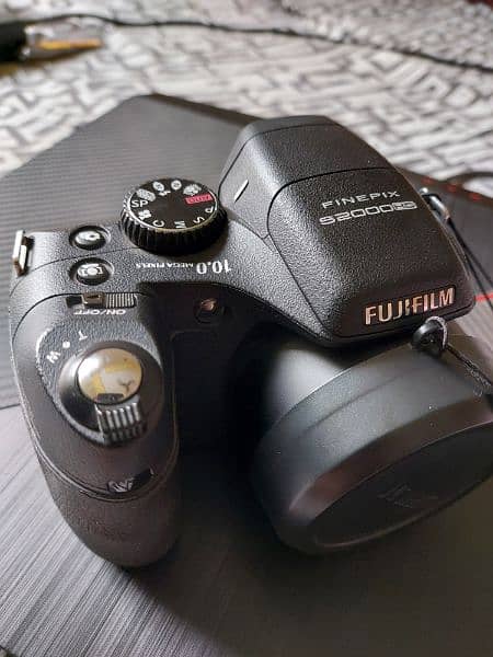 Fujiflim Finepix S2000HD 1