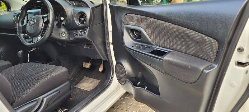 Toyota Vitz 2017 13