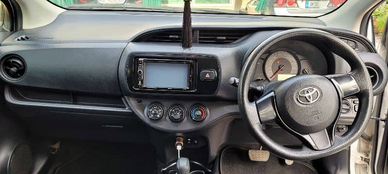 Toyota Vitz 2017 14