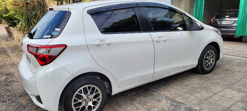 Toyota Vitz 2017 16