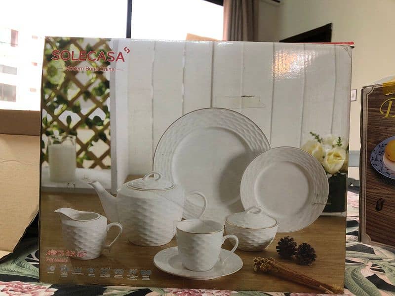 Tea set 24 pieces. 0