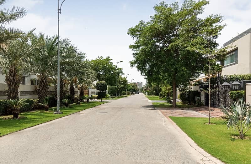 **Prime Location 1 Kanal Plot For Sale In Phase 6, DHA Lahore** 9