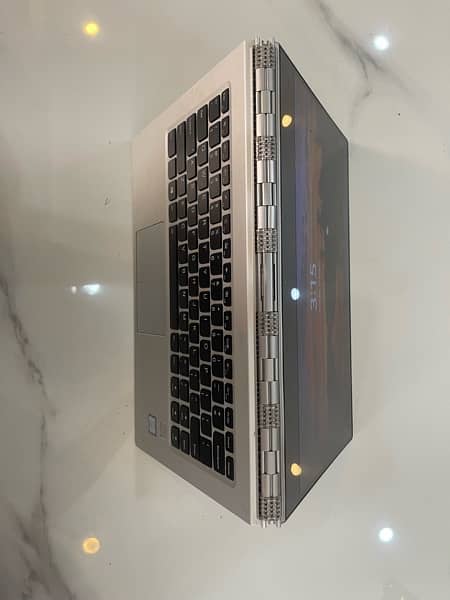 Lenovo Yoga 910 - 7th Gen Ci7 3