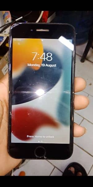 iPhone 7 32gb pta approved 1