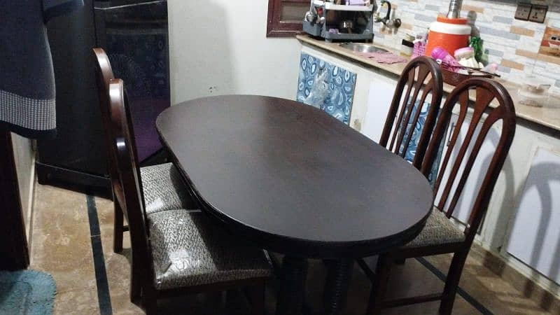 dinning table with 06 chairs used like new whtsapp 03333897822 no call 0