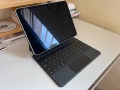 iPad Pro 11 inch with m2 chip including brand new Magic Keyboard