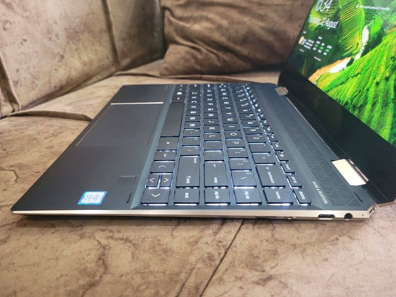 HP SPECTRE I7 8TH GEN 4K TOUCHSCREEN X360 1