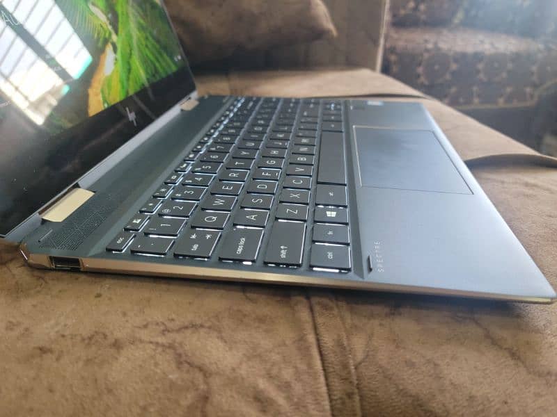 HP SPECTRE I7 8TH GEN 4K TOUCHSCREEN X360 2