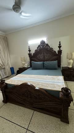 Chinioti Bed| King Size | Chinioti Dressing Table + Side Tables