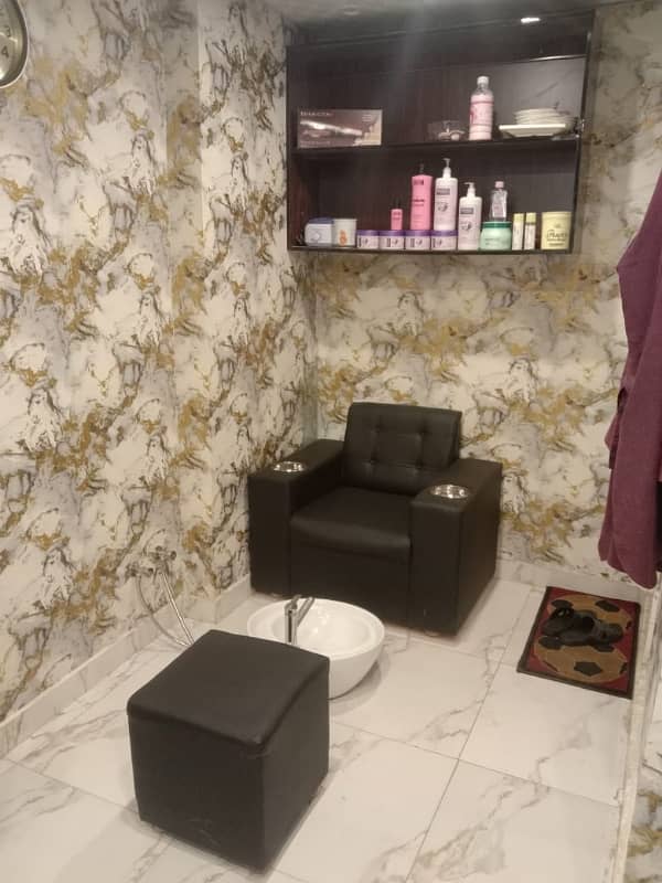 Shop For Salon And Parlor 7